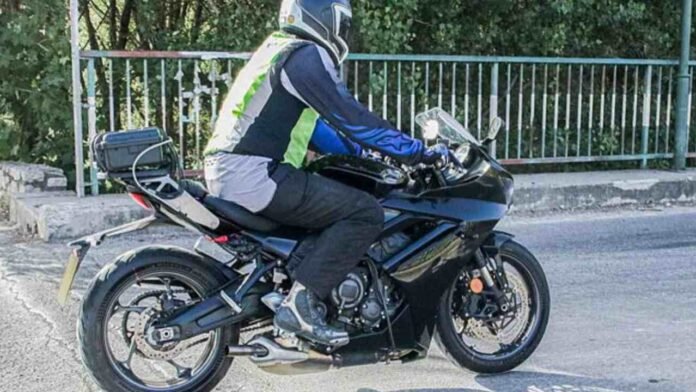 Triumph Daytona 660 Bike